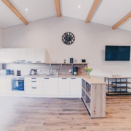 Grosse Ferienwohnung Mit Balkon Und Perfekter Lage Eggenthal Luaran gambar