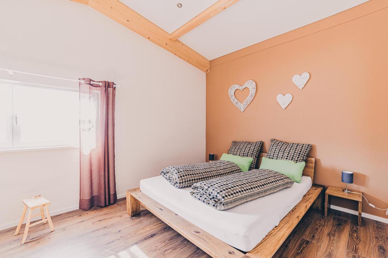 Grosse Ferienwohnung Mit Balkon Und Perfekter Lage Eggenthal Luaran gambar