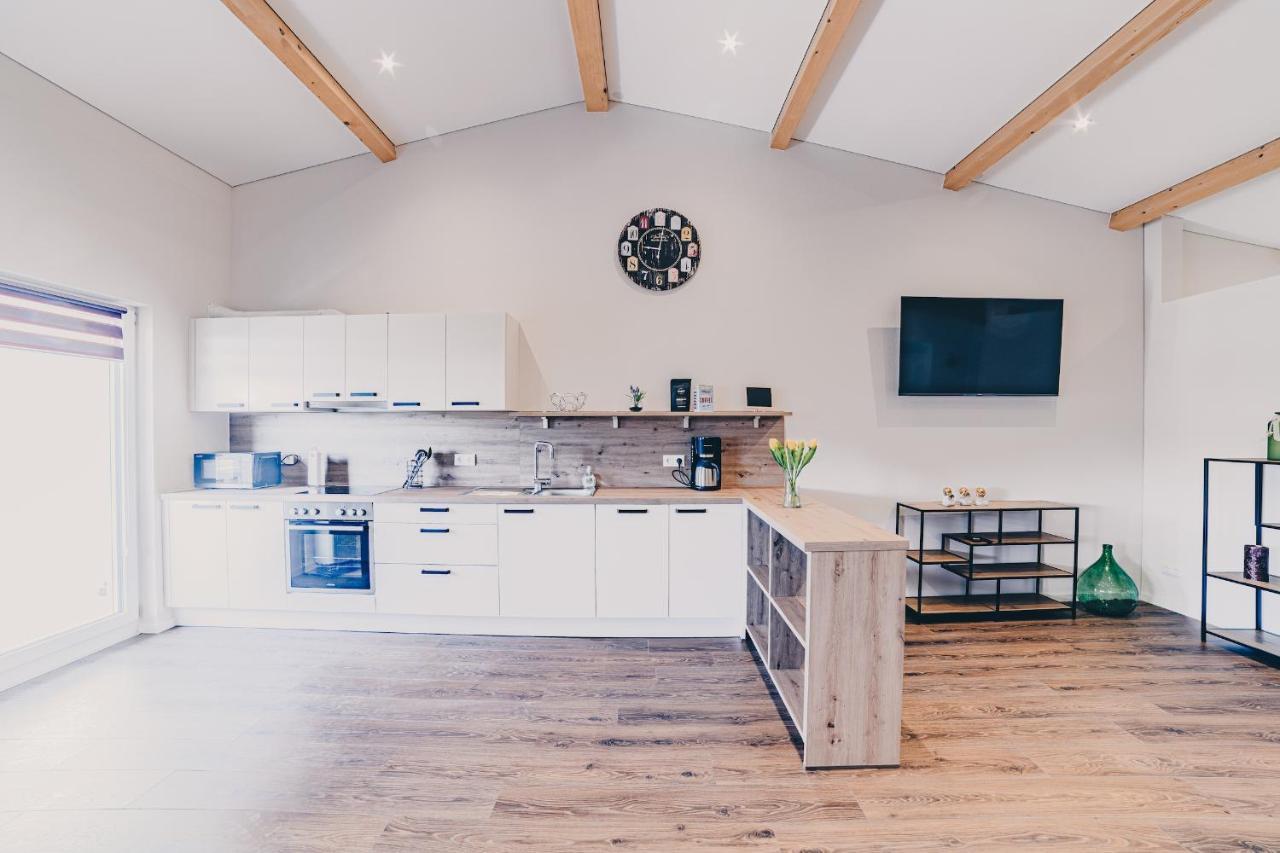 Grosse Ferienwohnung Mit Balkon Und Perfekter Lage Eggenthal Luaran gambar